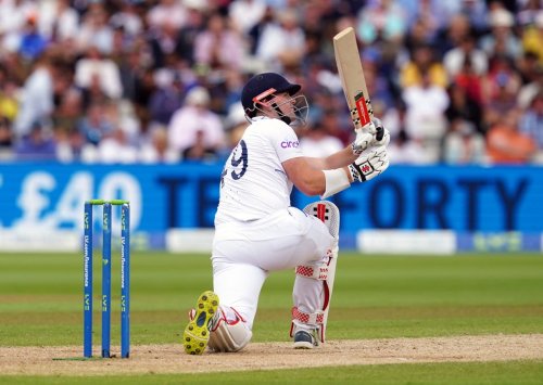 England make quick inroads into record chase against India