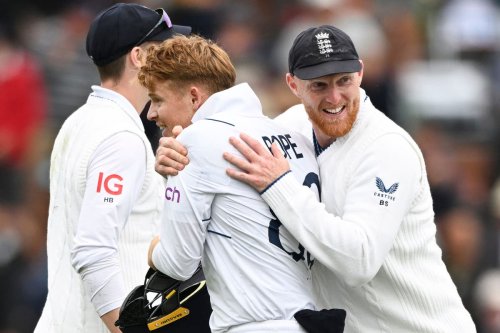 england-rip-through-new-zealand-after-ben-stokes-opts-for-attacking