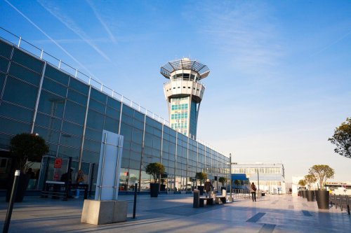 Paris-Orly airport: Traffic control systems break down, leading to flight numbers being significantly reduced