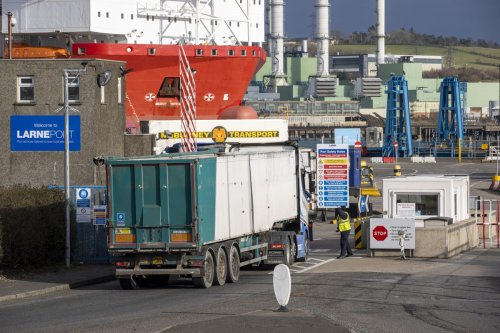 Poots blasts ‘illogical’ checks on food travelling from GB to NI