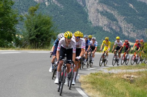 Tour de France’s controversial change divides opinion in cycling world
