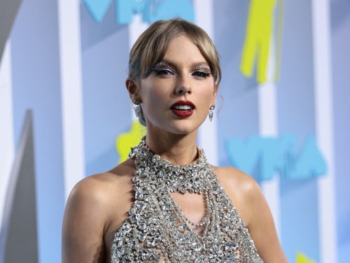 Taylor Swift s Website Crashes As Future UK Tour Dates Teased With 