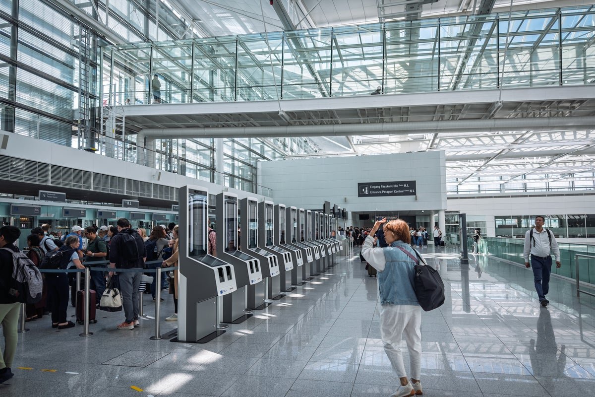 Ryanair names airports struggling the most with delays due to EU entry exit system