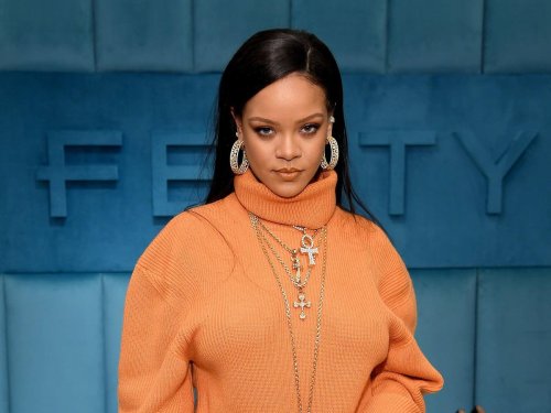 Rihanna reportedly shuts down pregnancy rumours via a fan