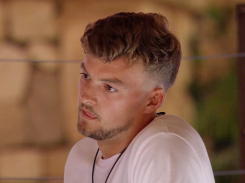 Love Island fans in stitches over Hugo Track and Trace joke
