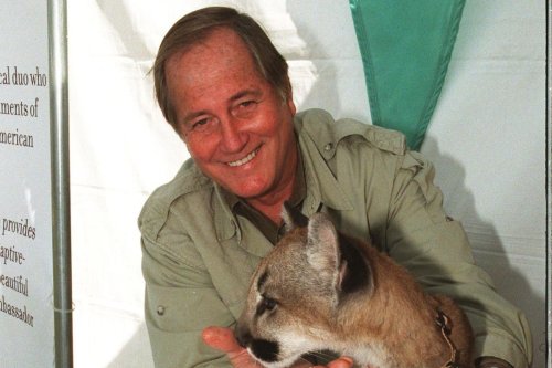 Jim Fowler death: Naturalist who hosted US series Wild Kingdom dies, aged 87 | The Independent