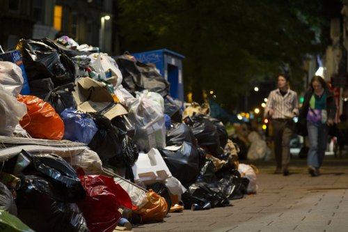 Brighton bin strike: Refuse collection drivers accept deal to end dispute over pay and conditions