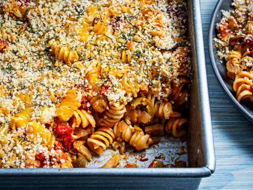 Smoky, comforting Spanish pasta bake that only uses one pan