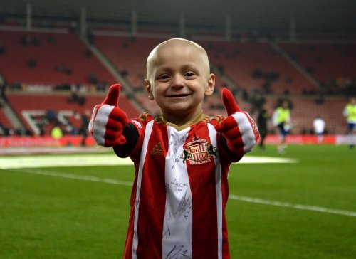 Bradley Lowery: Football fans unite over taunt with heartfelt messages