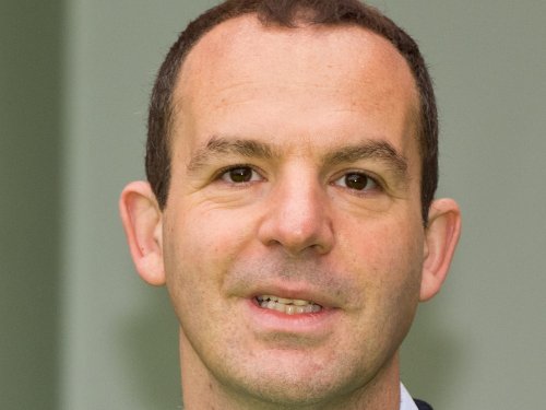 Martin Lewis issues ‘worrying’ warning to all broadband users