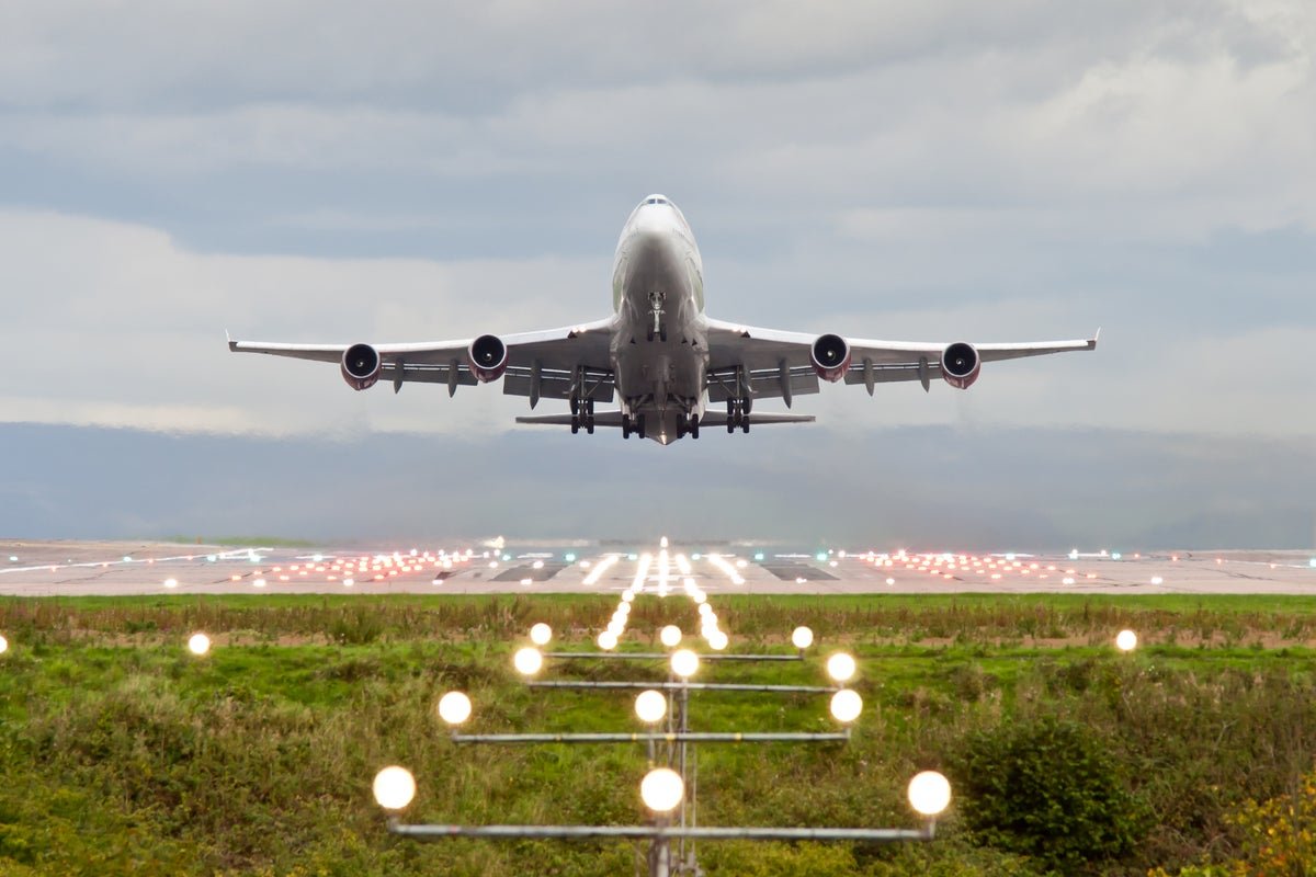 Passenger jet risked disaster after clearing Luton runway just 13ft above ground