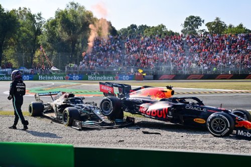 ‘Pretty clear’ who caused Lewis Hamilton vs Max Verstappen crash, claims Carlos Sainz