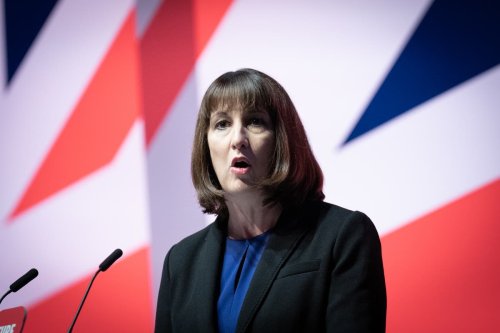 Labour urges Suella Braverman to ramp up asylum seeker deportations