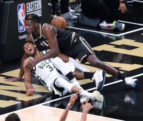 Giannis Antetokounmpo injury caps grim night for Milwaukee ...