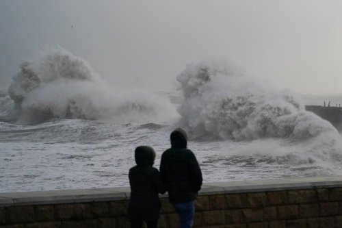 Storm Malik: Met Office issues severe weather warning for Scotland and northern England