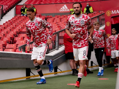 Manchester United first team players test positive for Covid as Preston friendly cancelled