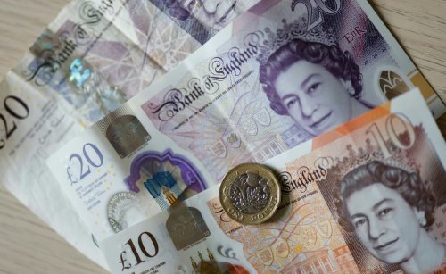 Pound bounces back in Asia trading after Liz Truss’s tax plan U-turn