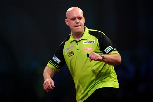 Michael Van Gerwen Beats Raymond Van Barneveld In Leverkusen | Flipboard