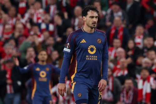 Mats Hummels apologises for ‘horrendous’ mistake as red card costs Roma in Europa League