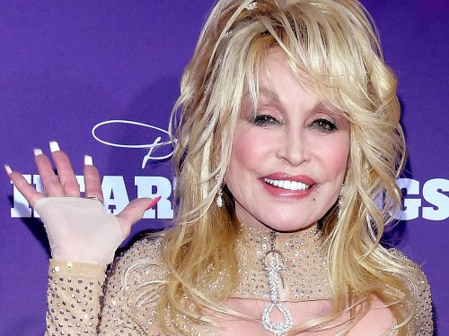 Dolly Parton shares photo celebrating turning 76 in her ‘birthday suit’
