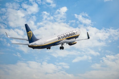 Woman gives birth on Ryanair flight after Belgian politician comes to her aid