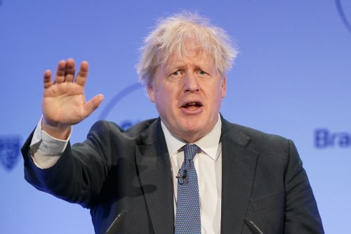 Boris Johnson avoids punishment over ‘clear breach’ of rules with Daily Mail column