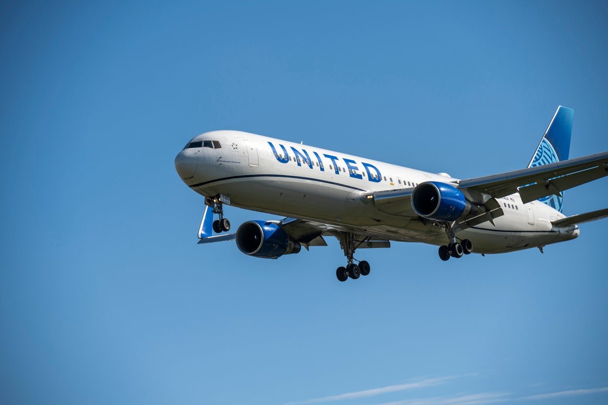 United Airlines flight forced into sudden diversion back to London after mid-flight emergency