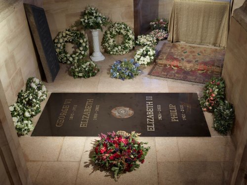 First picture of Queen’s gravestone revealed as Windsor chapel opens to public
