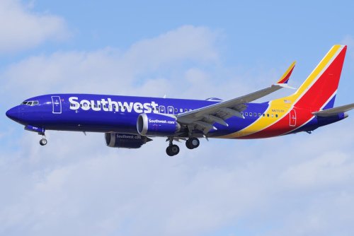 Family kicked off flight after autistic child struggles with mask