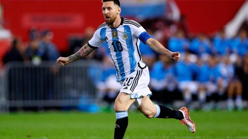 ‘I’m his coach, but I would buy a ticket to see him’ – Fans mob Lionel Messi in New Jersey