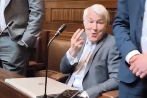Government accused of ‘sticking two fingers up’ to public in day of Dáil chaos