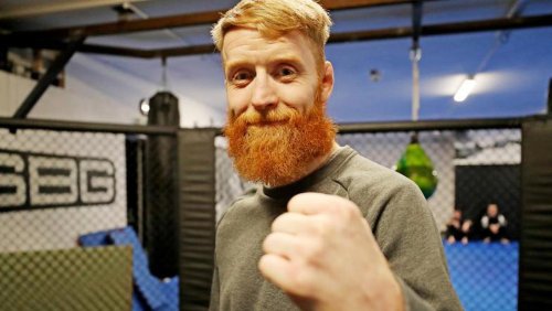 Sinn Féin urges councillor Paddy Holohan to remove post backing beauty salon owner