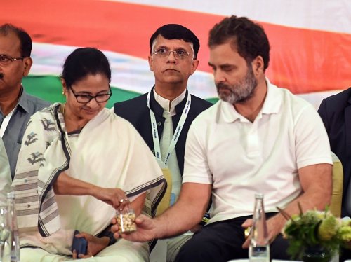 INDIA Bloc Gaining strength! After Delhi, Gujarat, Goa and UP; Congress Begins Seat-Sharing Talks With Mamata Banerjee in Bengal: Report