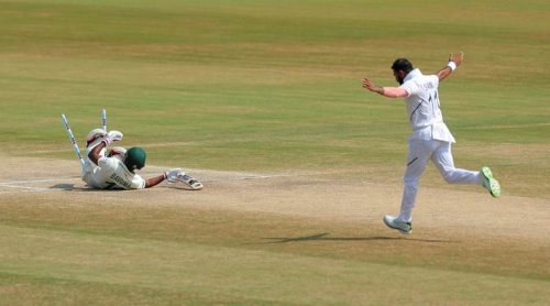 Mohammed Shami leaves South Africa’s stumps flying, batsmen floored