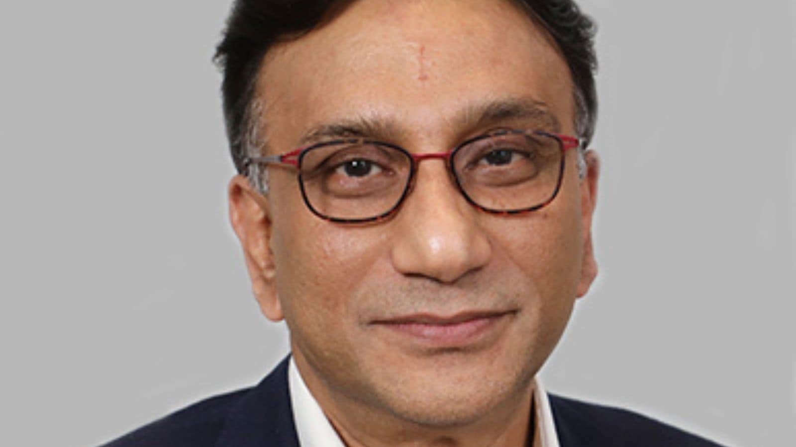 RBI’s monetary policy need not be hostage to rupee; sliding core inflation telltale sign of excess capacity: JP Morgan’s Jahangir Aziz