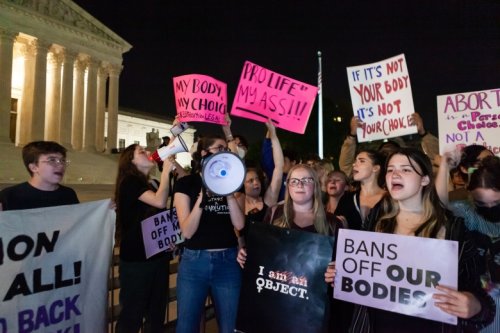 Hollywood Reacts to Roe v. Wade Overturn: ‘Everybody Gets a Gun but Nobody Gets Bodily Autonomy’