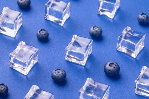 How to Make Clear Ice Cubes at Home (the Easy Way)
