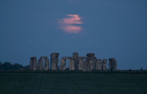 Stonehenge could lose world heritage status