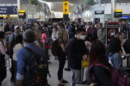 Heathrow flight cancellations: Passengers ‘lose luggage after check-in’ as 30 flights cancelled at last minute