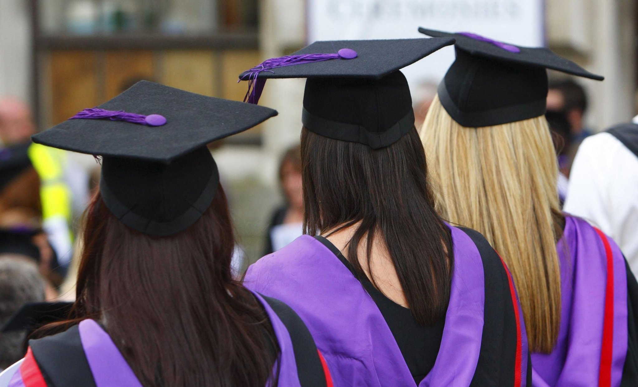 University applications: Record number of UK students from poorest backgrounds apply