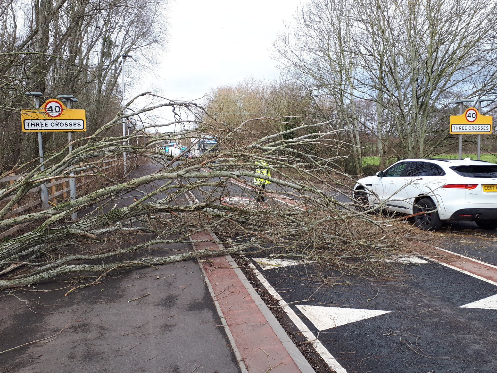 Storm Dudley: Thousands suffer power cuts in northern England with Storm Eunice to bring snow and 100mph winds