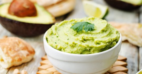 Receta de hummus de aguacate, el dip perfecto para celebrar el Día Internacional del Hummus