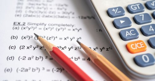 Un profesor pide que se deje de enseñar en los colegios a sumar, restar o dividir: “Las operaciones las realizará la Inteligencia Artificial”
