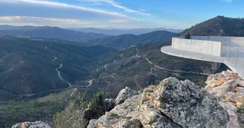 El impresionante mirador suspendido a 150 metros que cuenta con una de las mejores vistas de Portugal