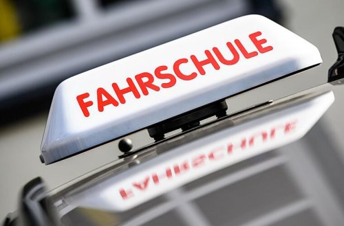 Junger Franke (23) bekifft am Steuer erwischt - während Fahrstunde