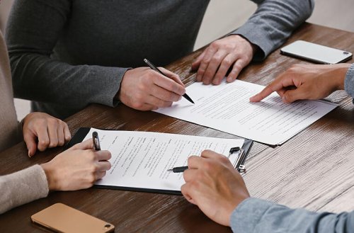 Hier gibt es fast immer Stress: Vor dieser Versicherung warnen Experten