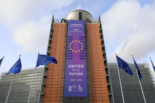 EU-Kommission: 700 Millionen Euro Strafe für Apple und Meta