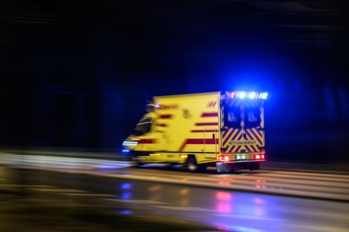 Auto kommt von Fahrbahn ab – Vater und Kind tot