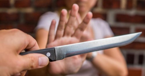 Nürnberg: Sohn greift Mutter mit Messer und Hammer an