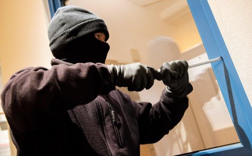 Zirndorf: Einbruch in Gymnasium Langenzenn - Zeugen gesucht
